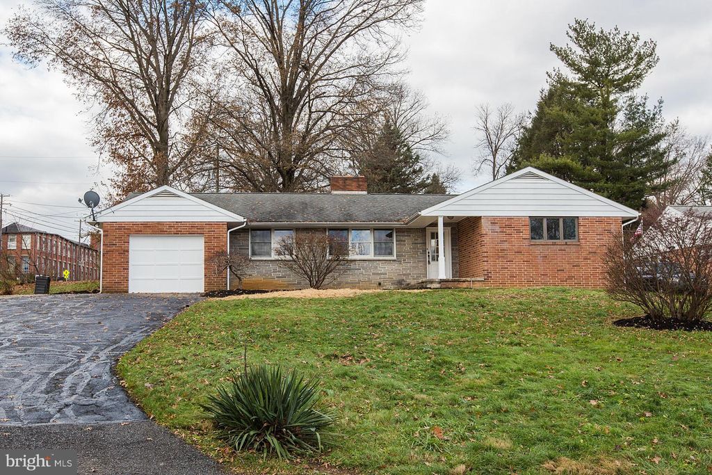 4 Joy Ave, Mount Joy, PA 3 Bed, 2 Bath SingleFamily Home 37 Photos