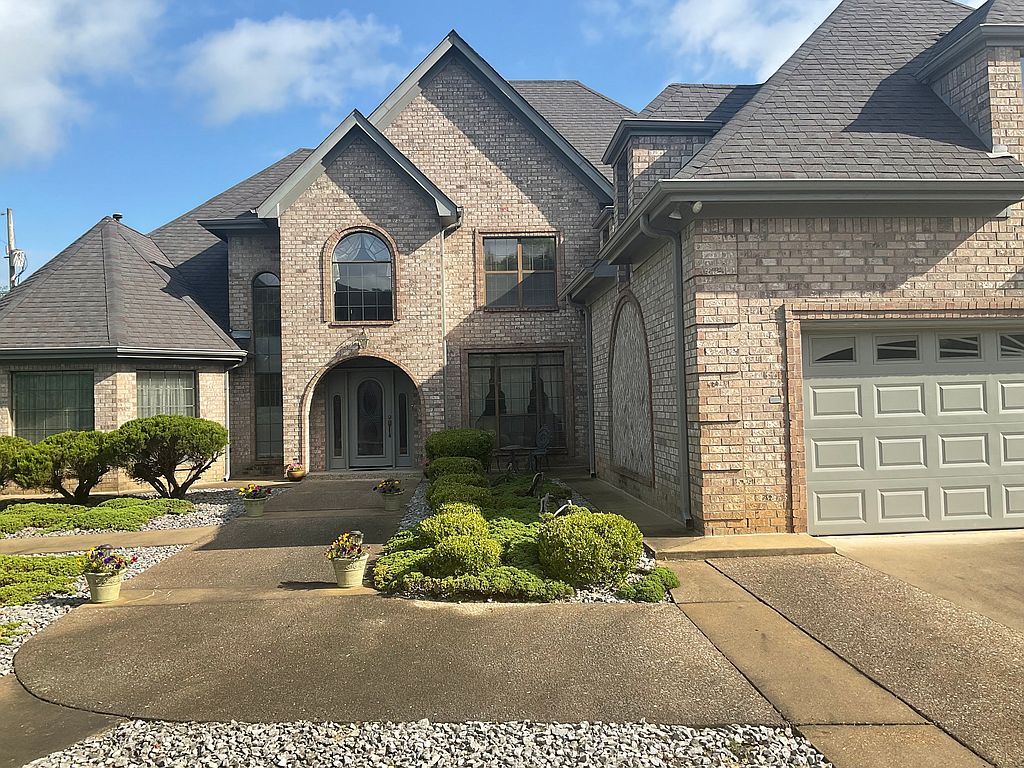4765 Dustin Place Dr, Southaven, MS 38671