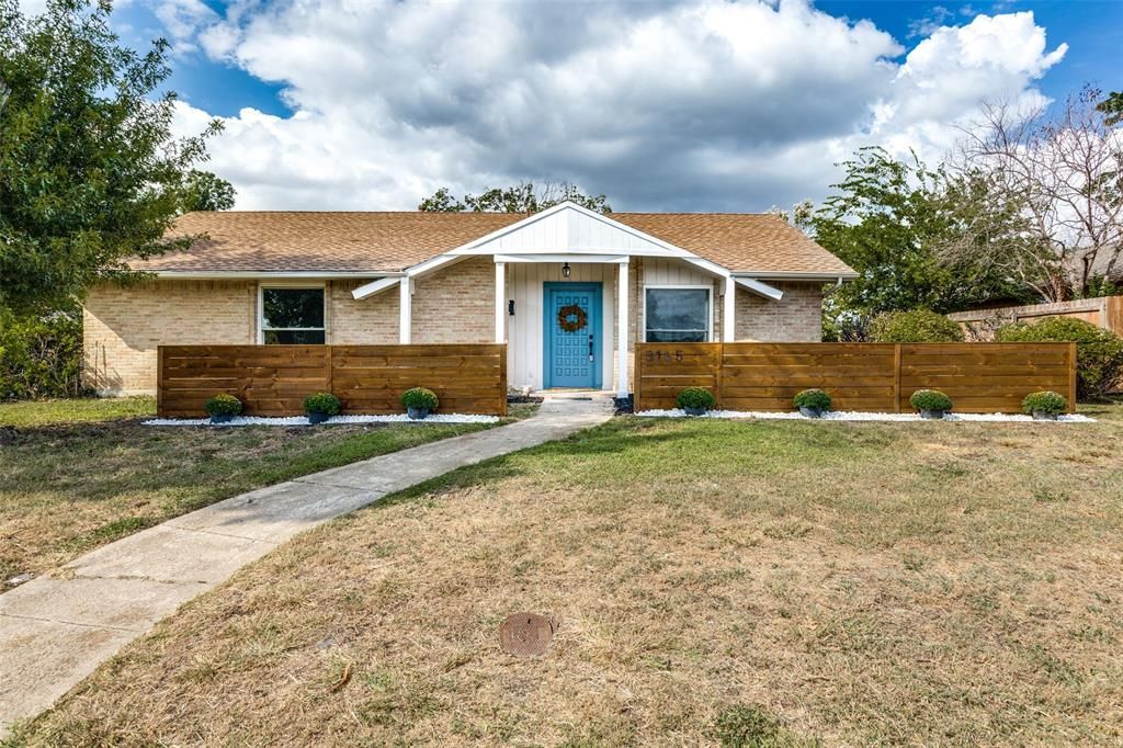 3165 Lockmoor Ln, Dallas, TX 75220