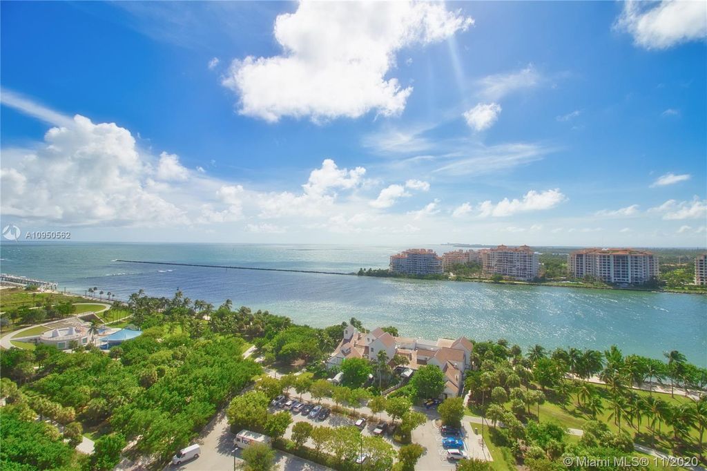 400 S Pointe Dr #1804, Miami Beach, FL 33139