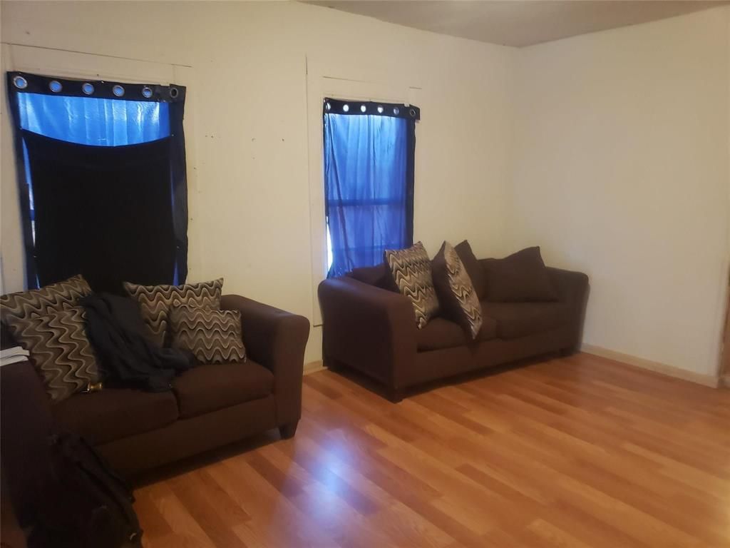 2606 Marburg St, Dallas, TX 75215