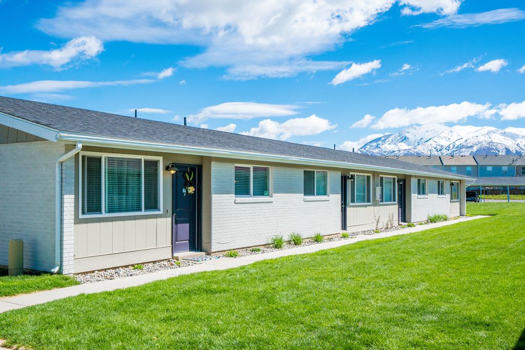 5000 S 1900 W, Roy, UT 84067
