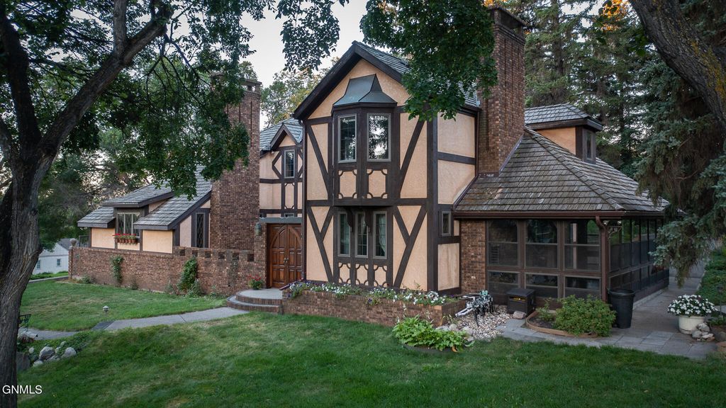 725 N Bell St, Bismarck, ND 58501 Trulia