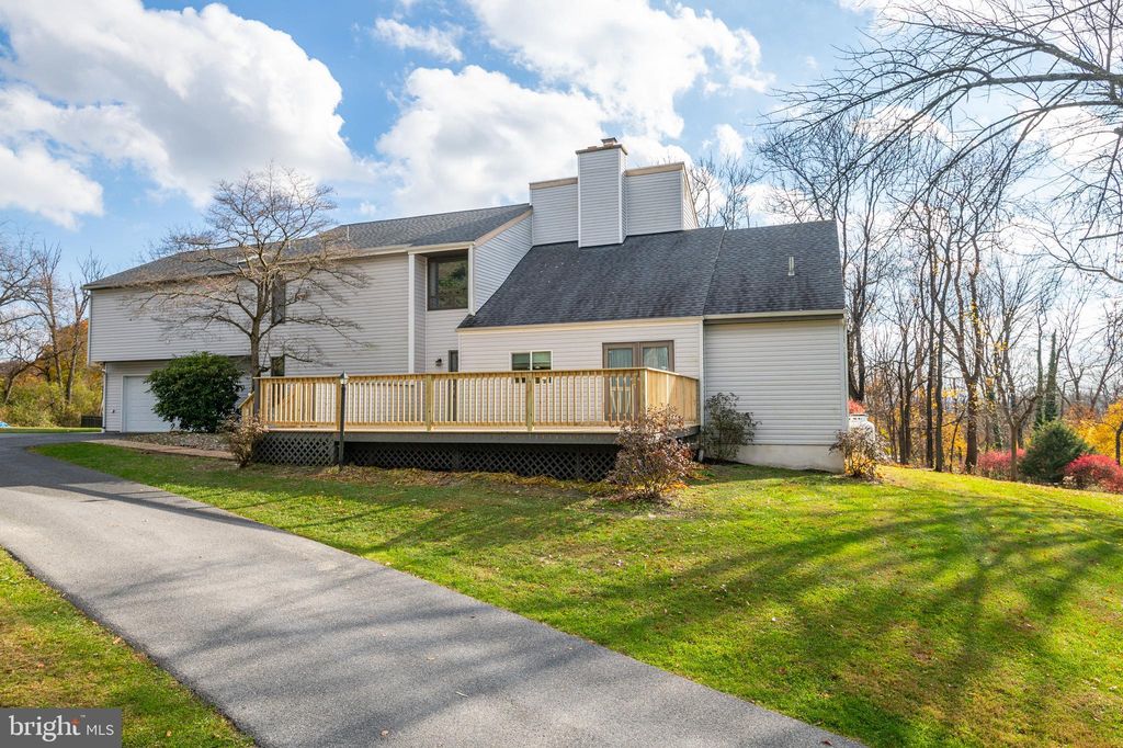 617 Scenic Dr, Bernville, PA 19506 5 Bed, 4 Bath SingleFamily Home