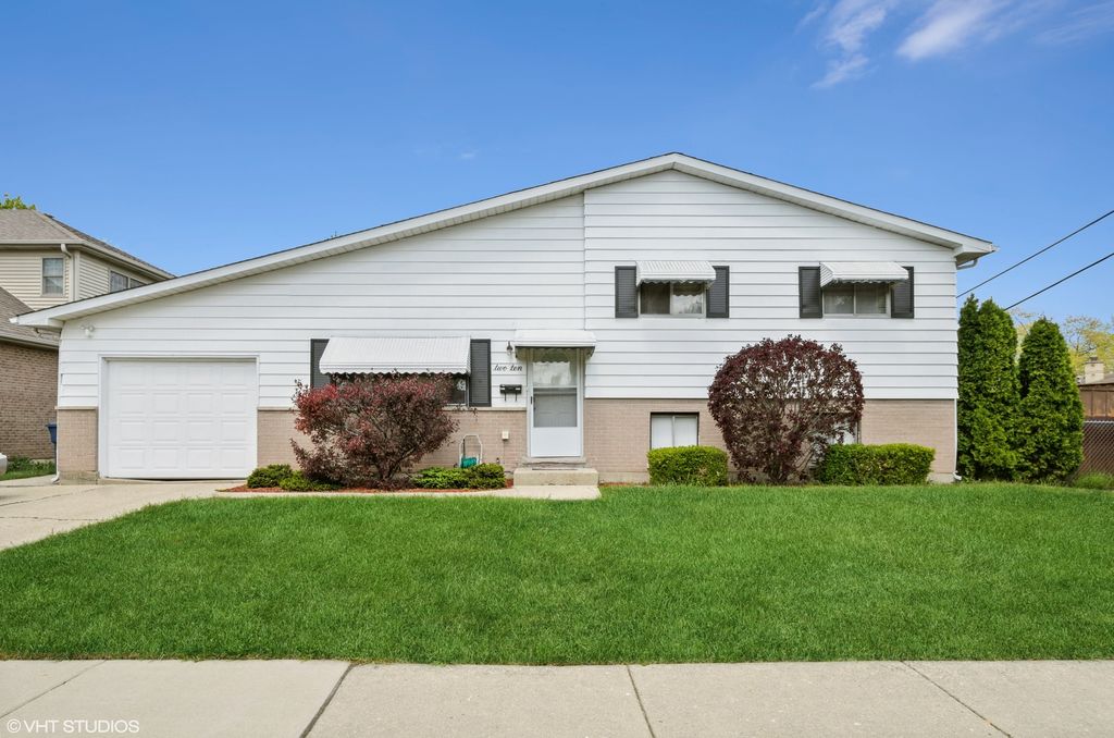 210 W Millers Rd, Des Plaines, IL 60016