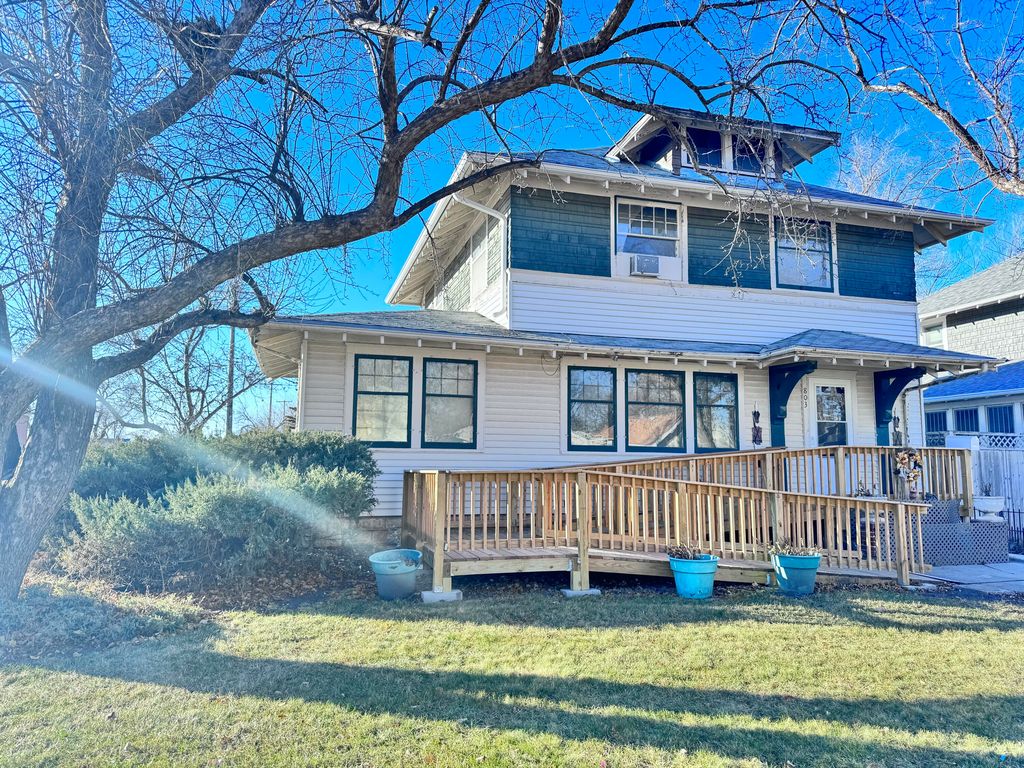 803 N Lincoln St, Aberdeen, SD 57401 Trulia