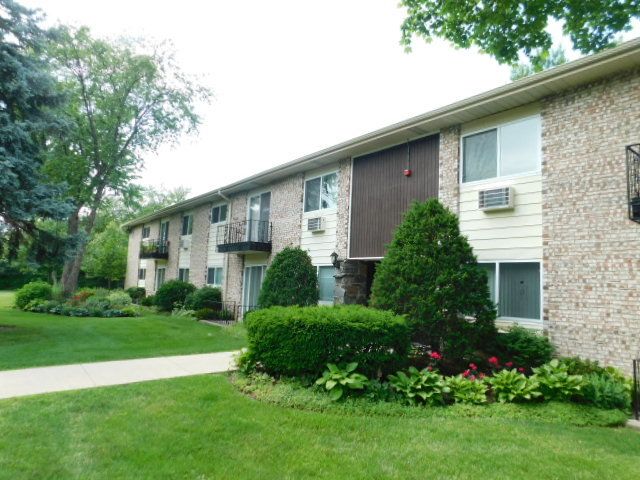 8996 Kennedy Dr #106F, Des Plaines, IL 60016