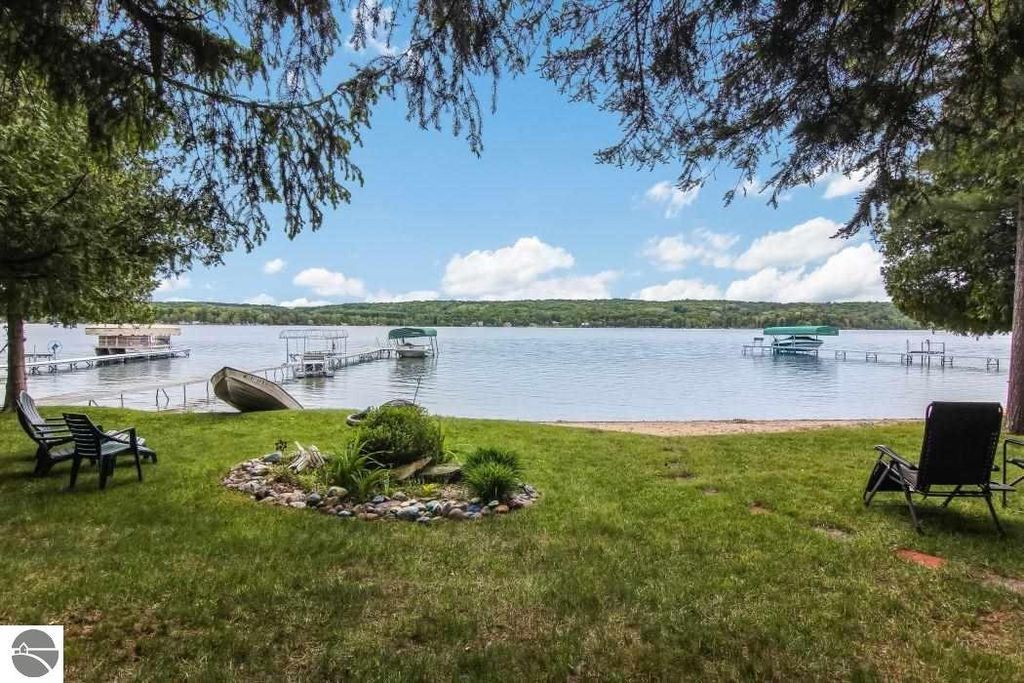 186 S Intermediate Lake Rd, Central Lake, MI 49622 Trulia