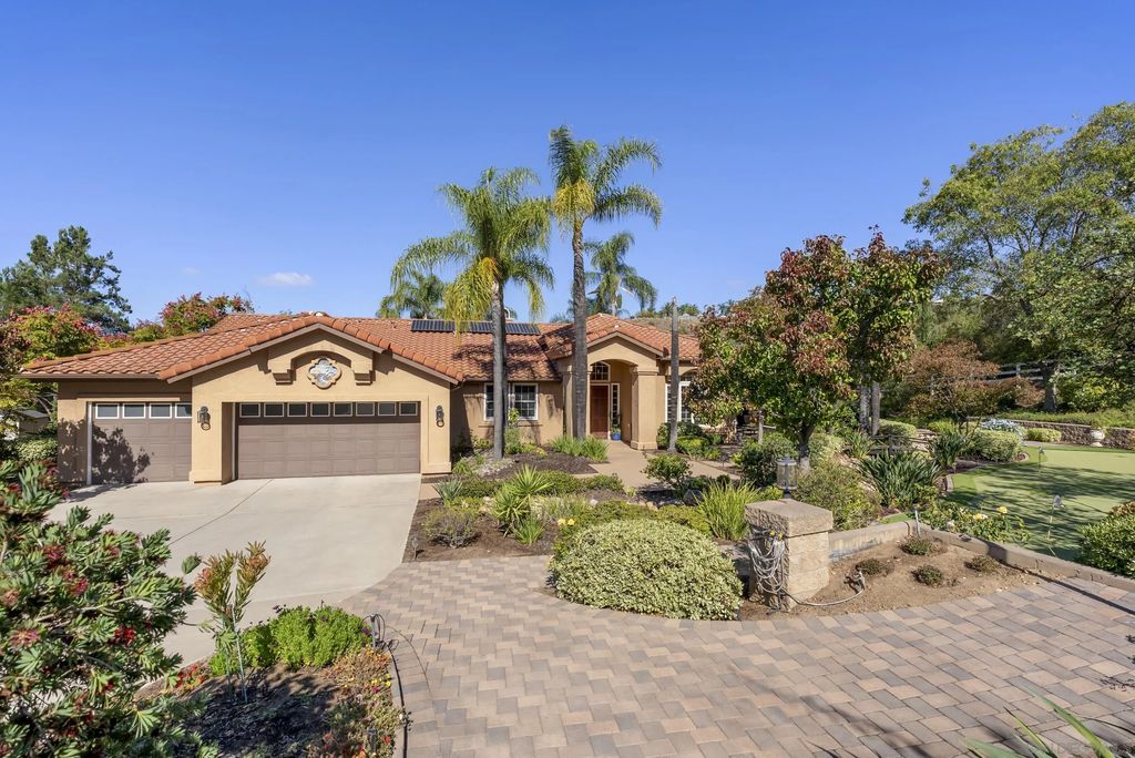 10328 Hawley Rd, El Cajon, CA 92021