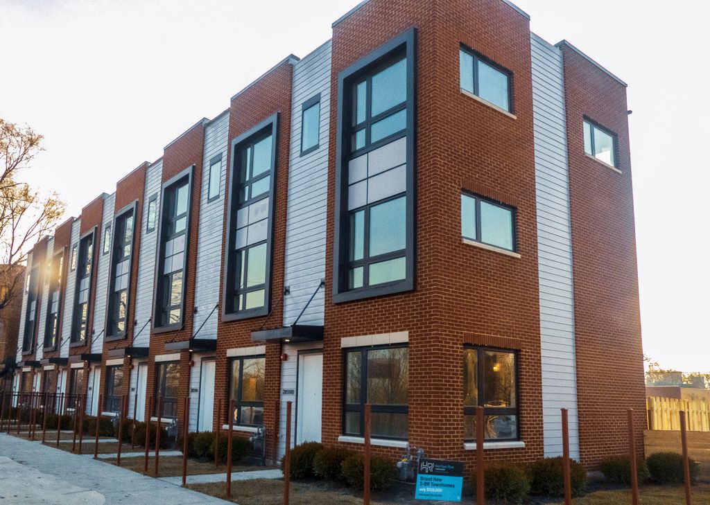 2859 W Congress Pkwy #A, Chicago, IL 60612