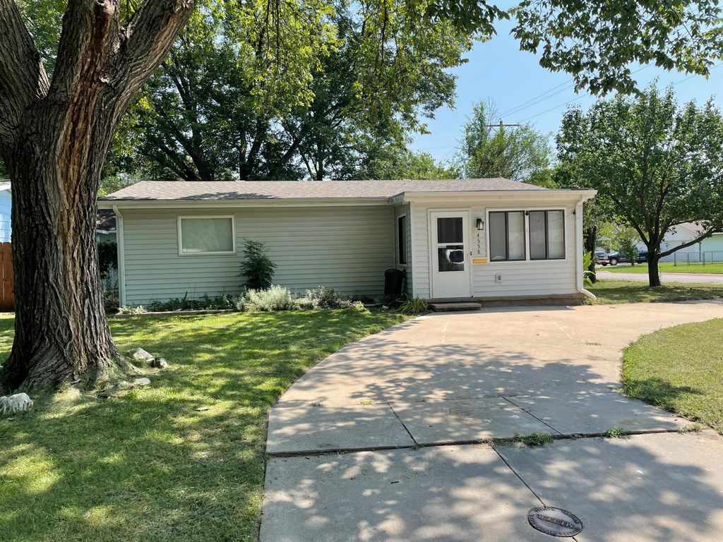 4558 S Vine Ave, Wichita, KS 67217