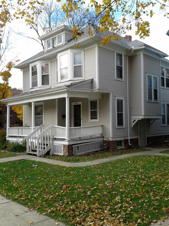 612 W Elm St, Urbana, IL 61801
