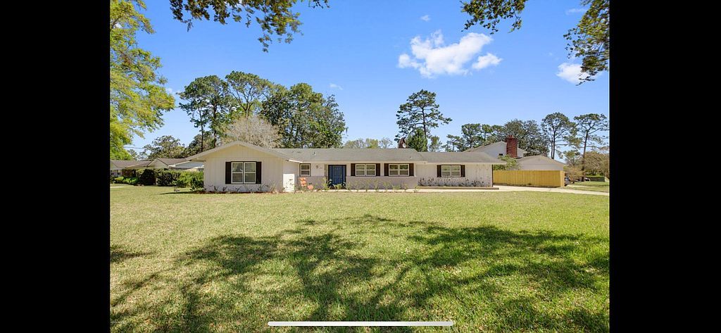 7843 Holiday Rd S, Jacksonville, FL 32216