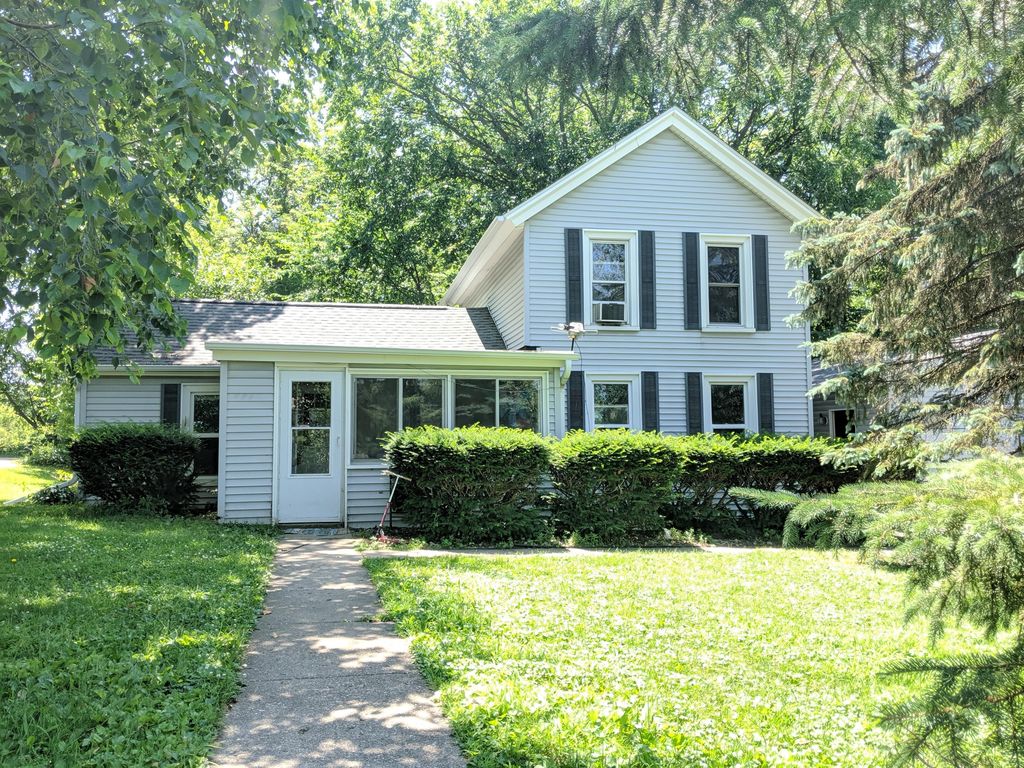 2809 Main St, East Troy, WI 53120 Trulia