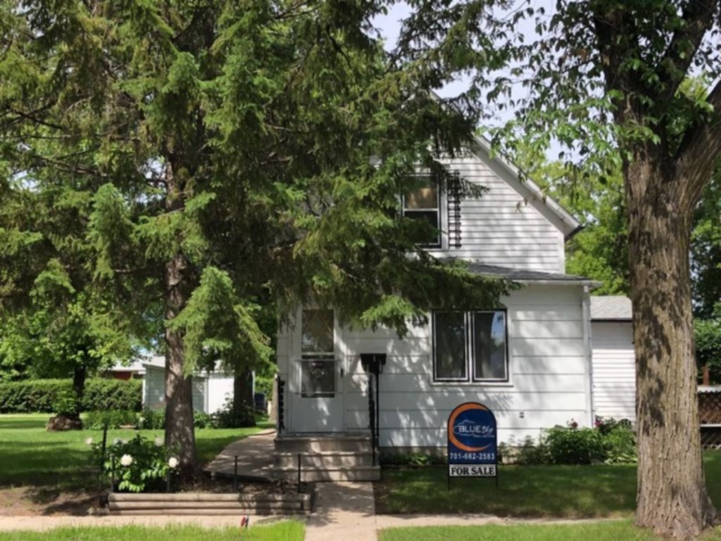 719 7th Ave NE, Devils Lake, ND 58301 Trulia