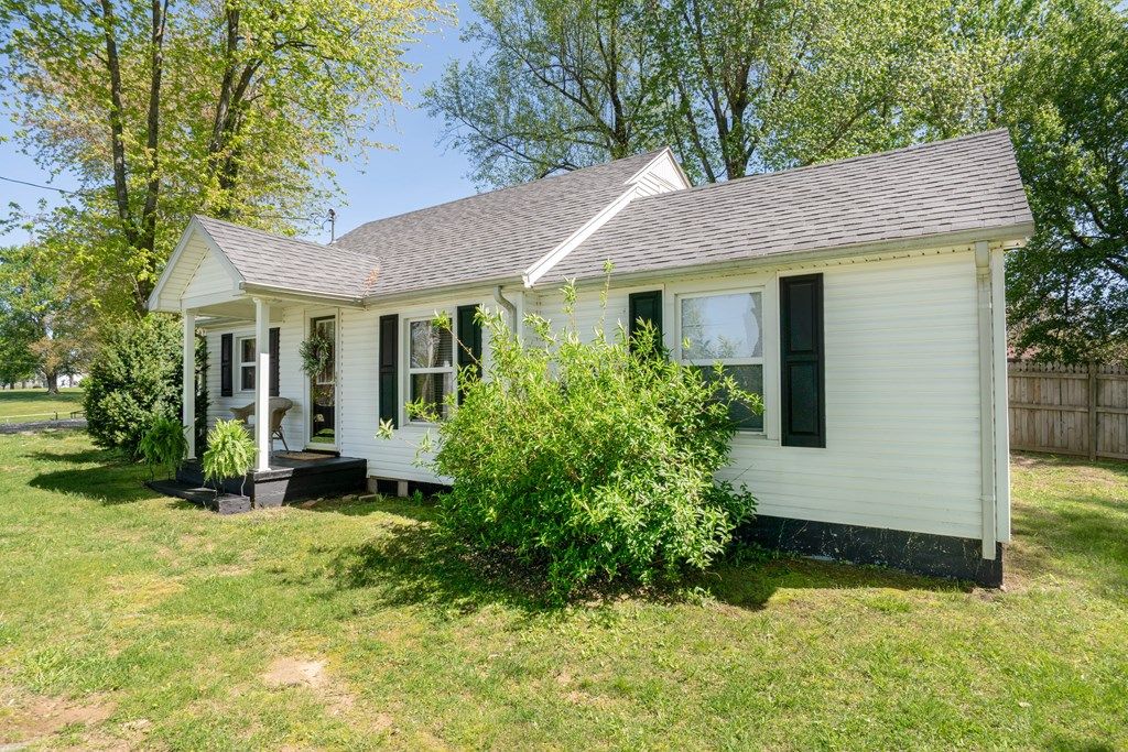 6511 US Highway 231, Utica, KY 2 Bed, 1 Bath SingleFamily Home 13