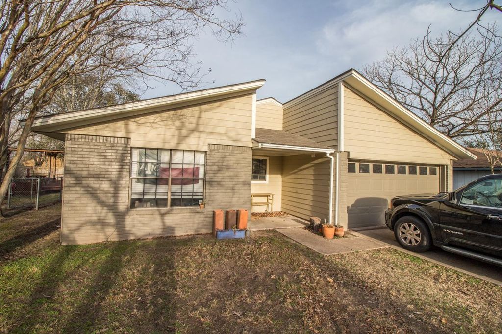 1113 S Dexter Dr, College Station, TX 77840