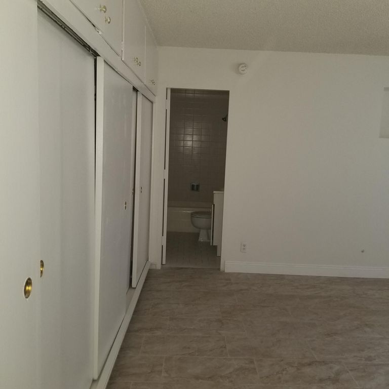 1333 S Beverly Glen Blvd #113, Los Angeles, CA 90024