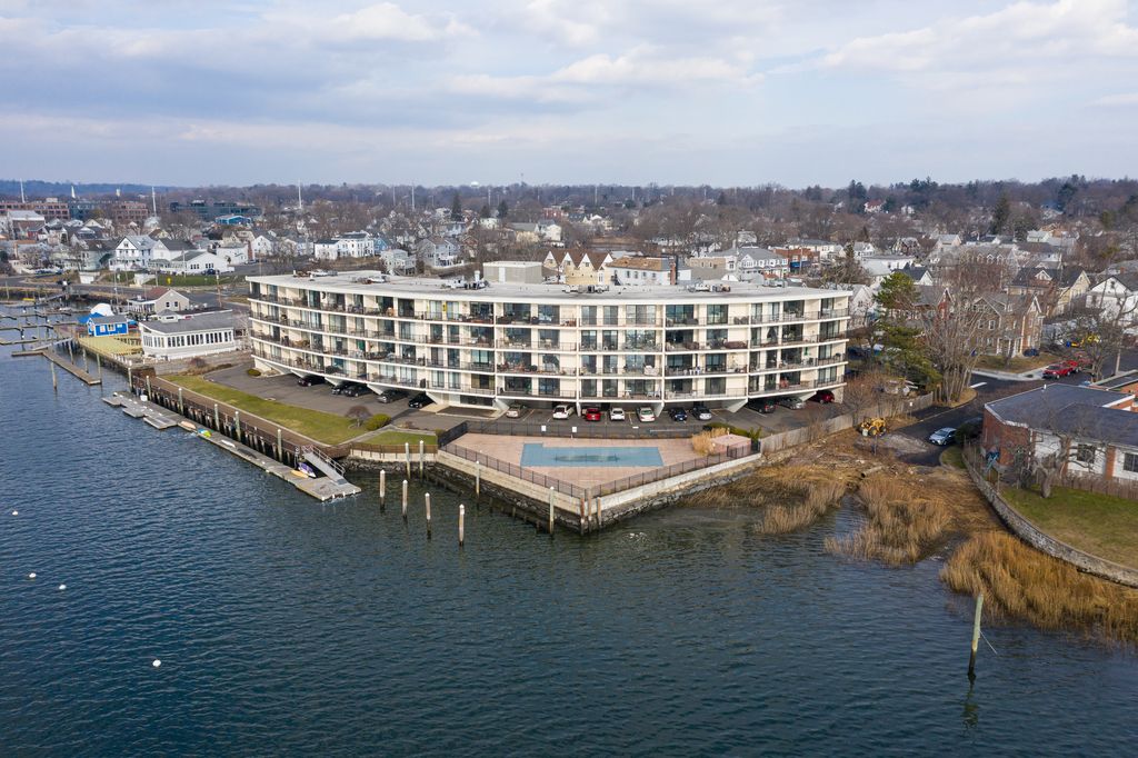 100 Seaview Ave #4A, Norwalk, CT 06855