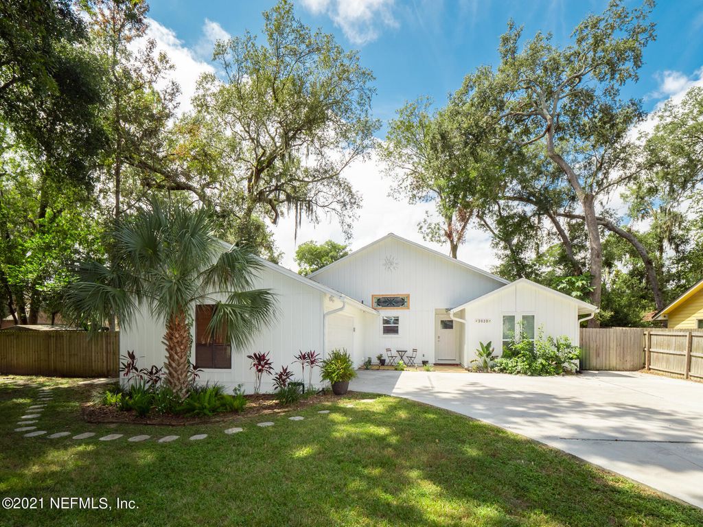 2020 Penman Rd, Neptune Beach, FL 32266