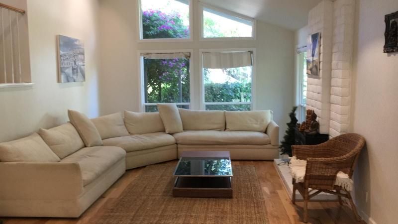 135 Flame Dr, Pleasant Hill, CA 94523
