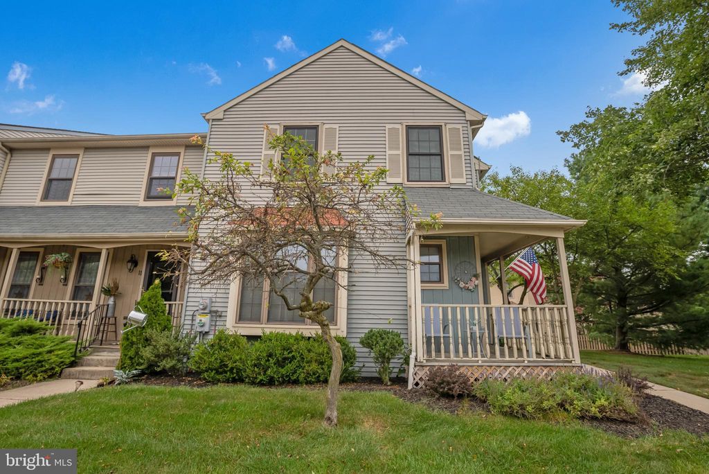 12 Riesling Ct, Marlton, NJ 08053
