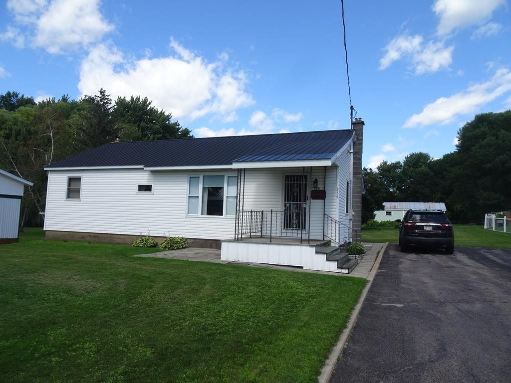 134 Pike St, Fort Covington, NY 12937