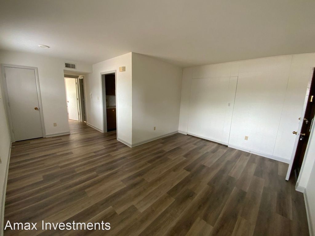 105 W Broadway, Columbia, MO 65203