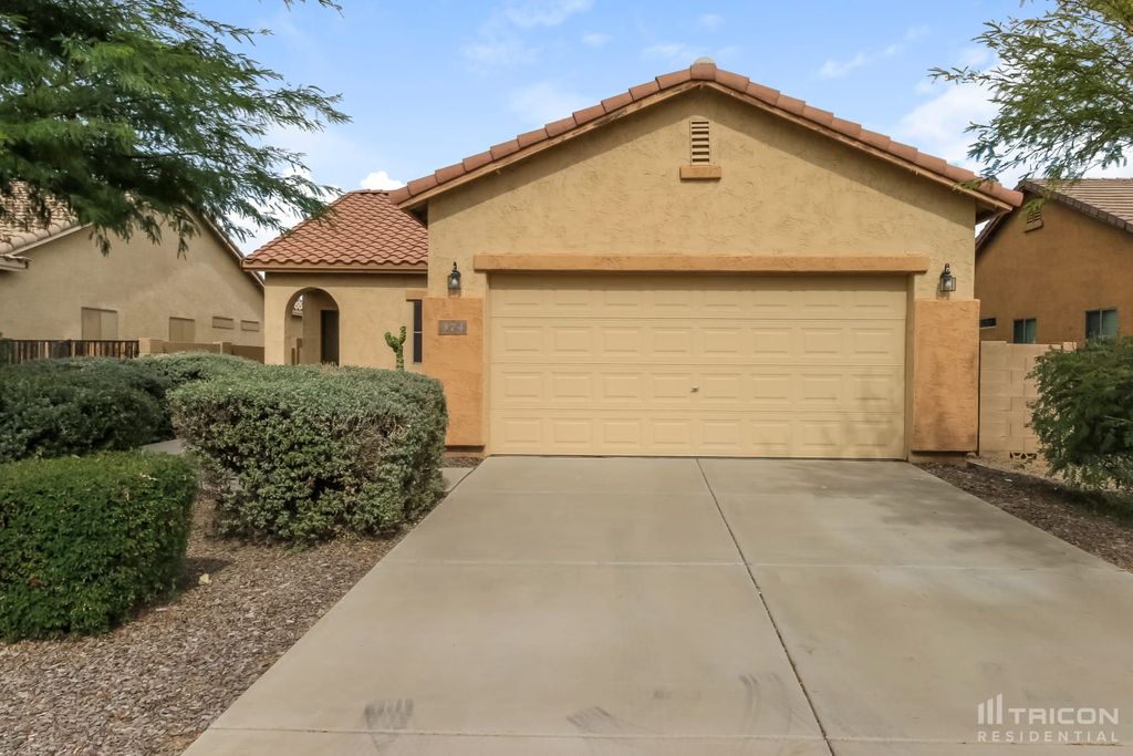 374 E Yellow Wood Ave, San Tan Valley, AZ 85140