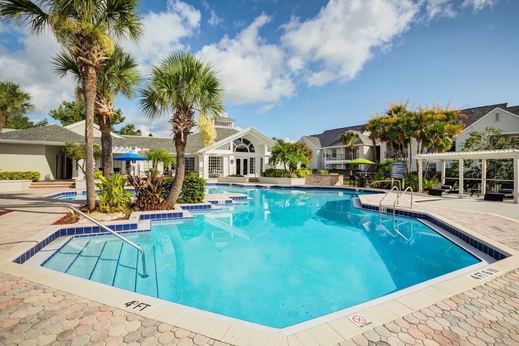 190 112th Ave  N #1605, Saint Petersburg, FL 33716