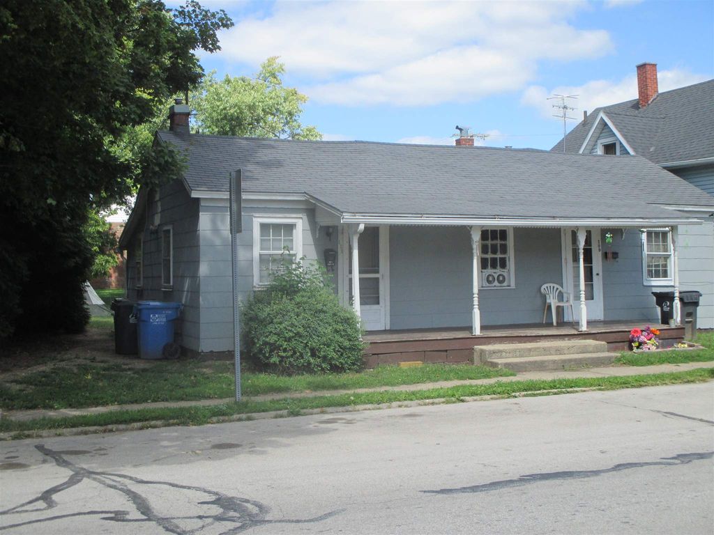 109 W Wayne St, South Whitley, IN 46787