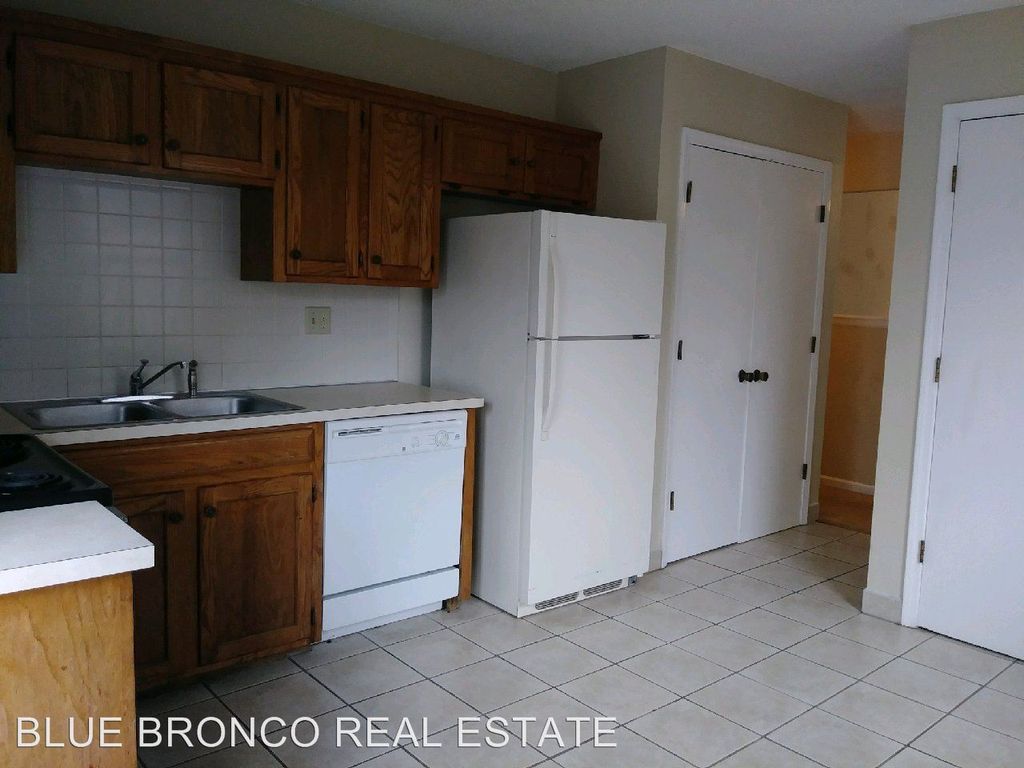 300 Sky Vue Dr. Raymore, MO Trulia