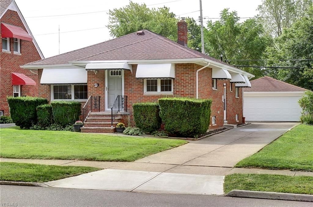 3501 Ave, Parma, OH 3 Bed, 2 Bath SingleFamily Home 24