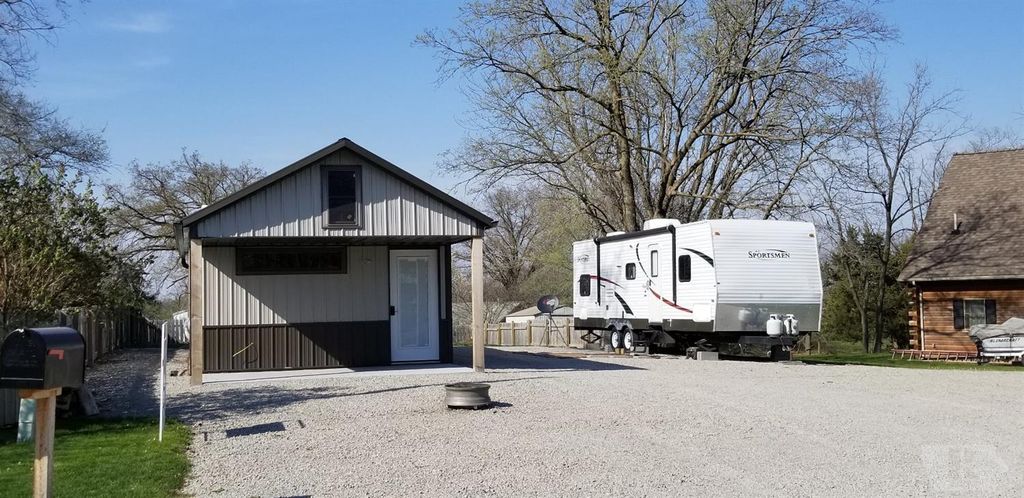 104 Elm St, Rathbun, IA 52544