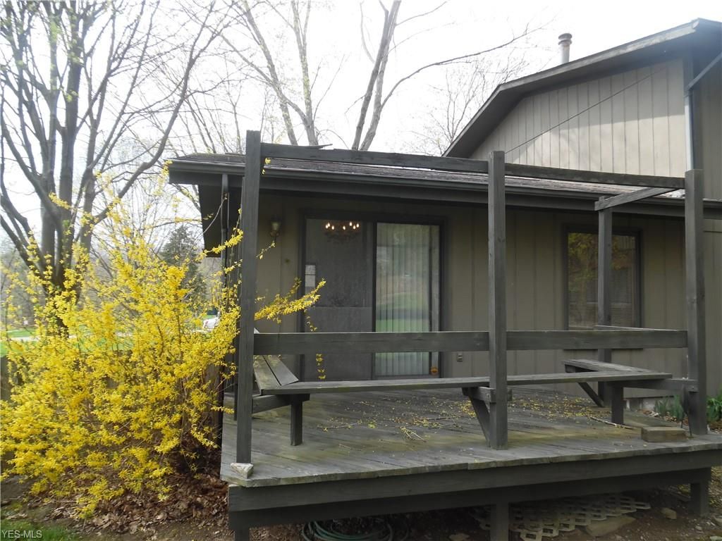 380 Silver Valley Blvd, Munroe Falls, OH 4 Bed, 3 Bath SingleFamily