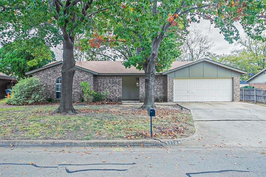 8112 Irish Dr, North Richland Hills, TX 76180