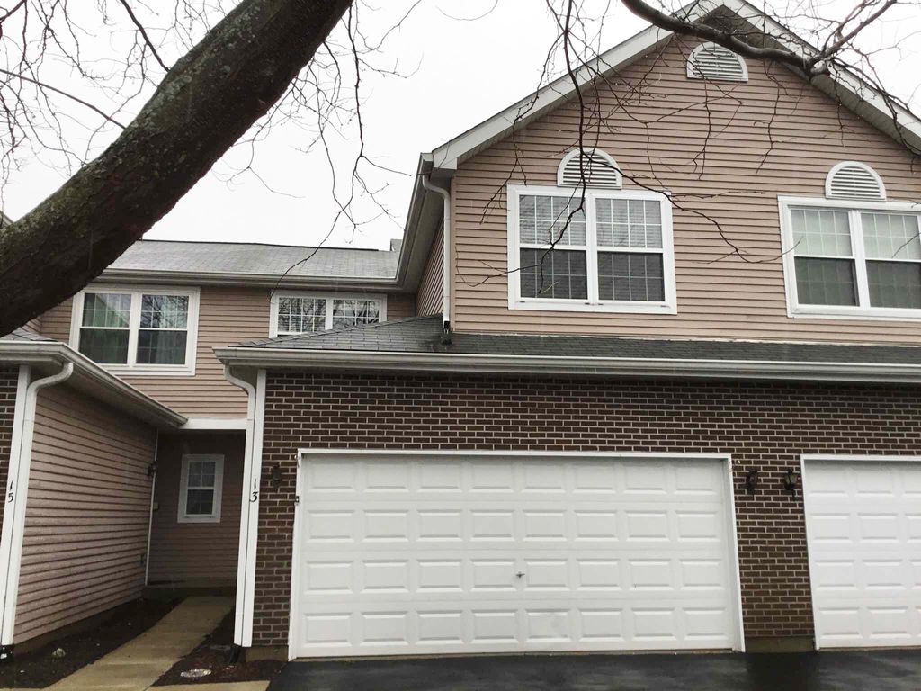 13 Brian Ct, Algonquin, IL 60102