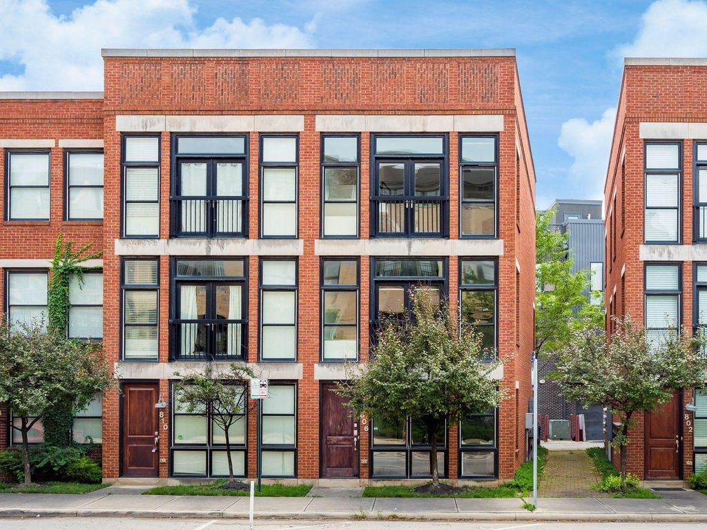 806 N 4th St, Columbus, OH 43215