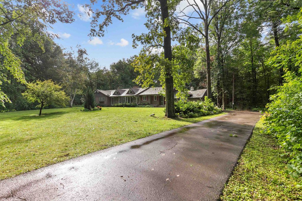 831 W Main St, Clintonville, WI 54929 Trulia