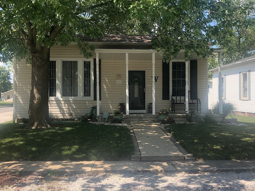 11 E 3rd St, Aviston, IL 62216 3 Bed, 1 Bath SingleFamily Home 10