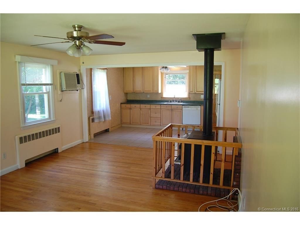 539 Evergreen Ave, Hamden, CT 06518