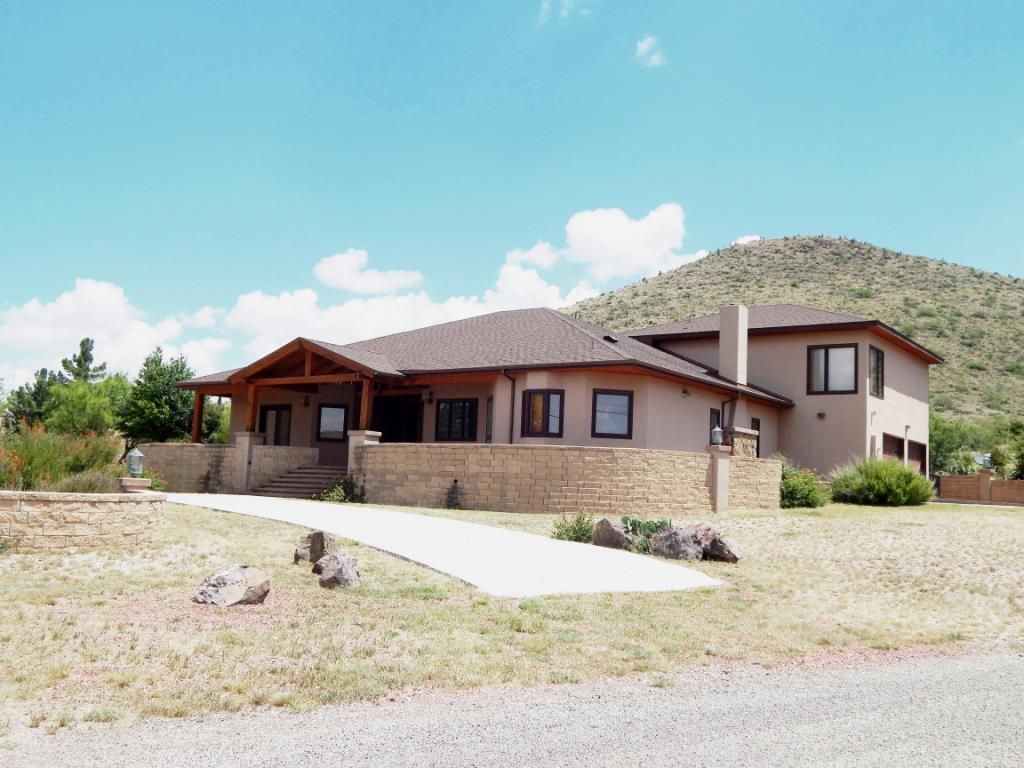 902 N Bird St, Alpine, TX 79830