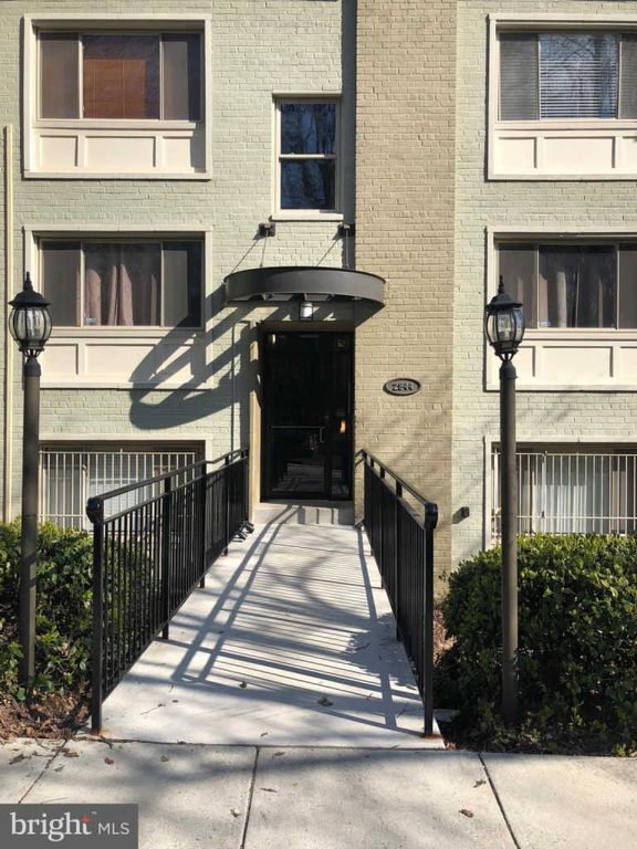 2844 Hartford St SE #101, Washington, DC 20020