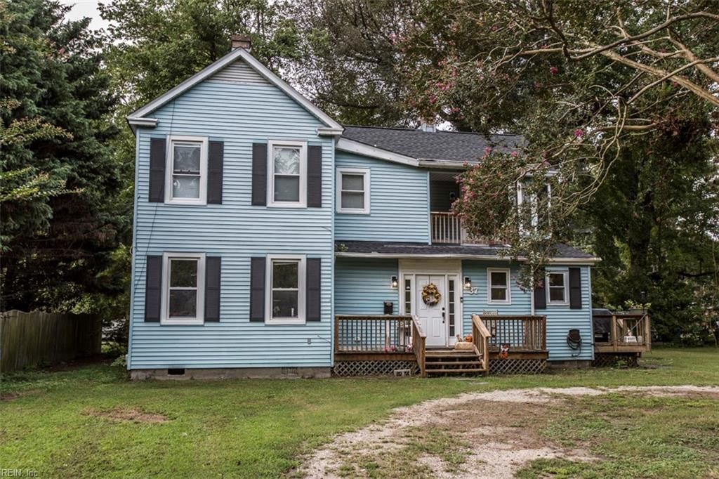 37 Peters Ln, Newport News, VA 23606