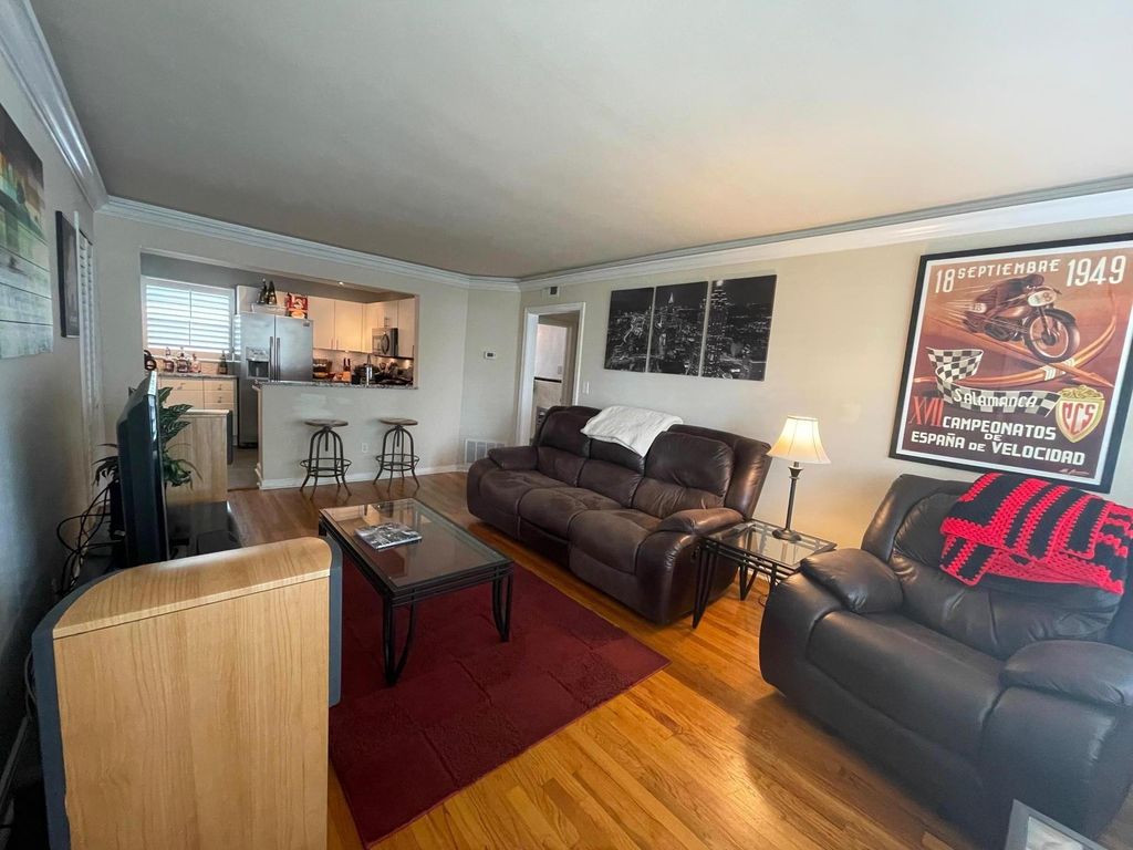 2240 Cheshire Bridge Rd NE #212, Atlanta, GA 30324