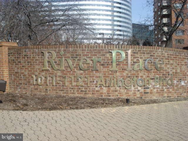 1111 West Poin #921, Arlington, VA 22209