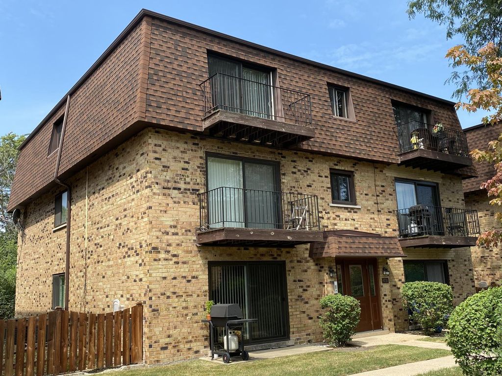 9710 Bianco Ter #E, Des Plaines, IL 60016