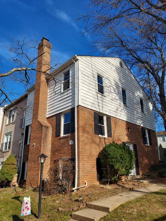 17 Supreme Ct, Gaithersburg, MD 20878
