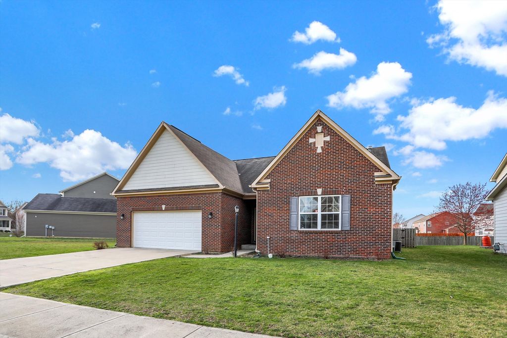 14461 Brook Meadow Dr, McCordsville, IN 46055