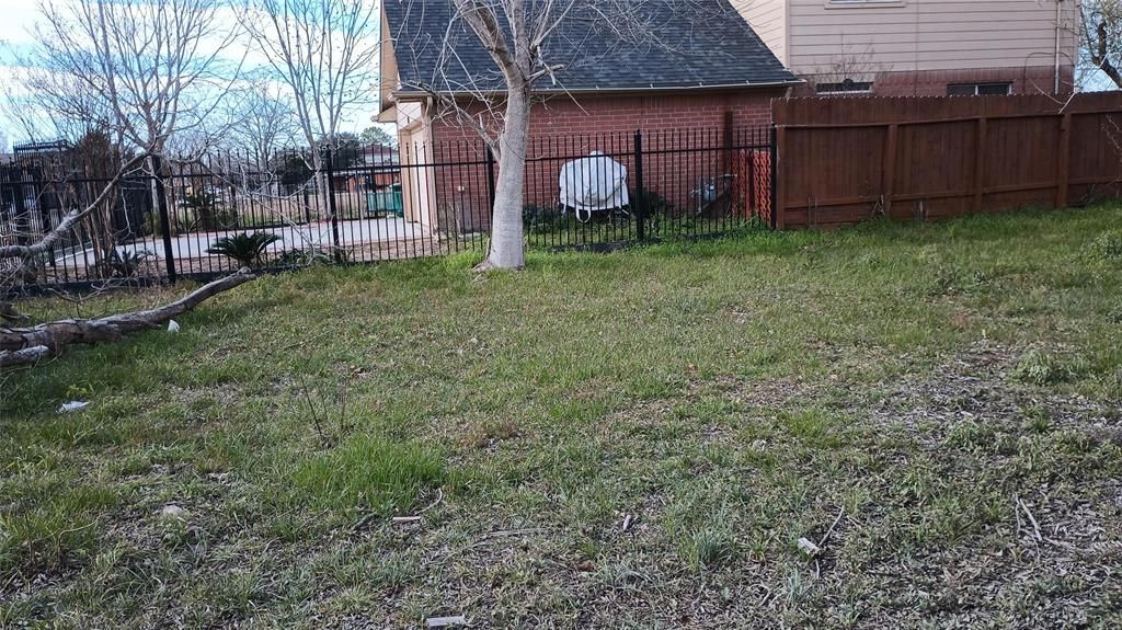 5321 Rue St #27, Houston, TX 77033 | MLS# 56273943 | Trulia